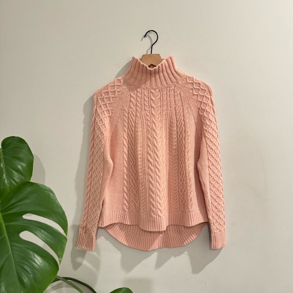 ANN TAYLOR WOOL AND ALPACA BLEND PINK CABLE KNIT TURTLENECK SWEATER SIZE M